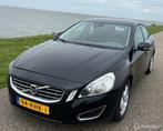 Volvo S60 1.6 T3 Kinetic -NAVI-NAP-2 eigenaren, Auto's, Voorwielaandrijving, 4 cilinders, 150 pk, S60