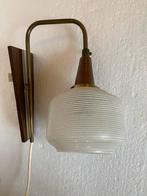 Teak wandlamp met glazen bolletje , jaren 60, Verzamelen, Ophalen of Verzenden, Huis en Inrichting