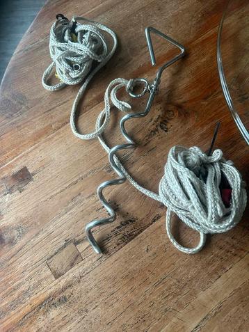 Grondpen met dubbel touw beschikbaar voor biedingen