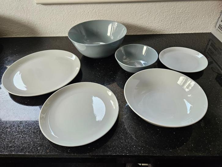 Servies wit /grijs, Huis en Inrichting, Keuken | Servies, Gebruikt, Compleet servies, Overige stijlen, Keramiek, Ophalen