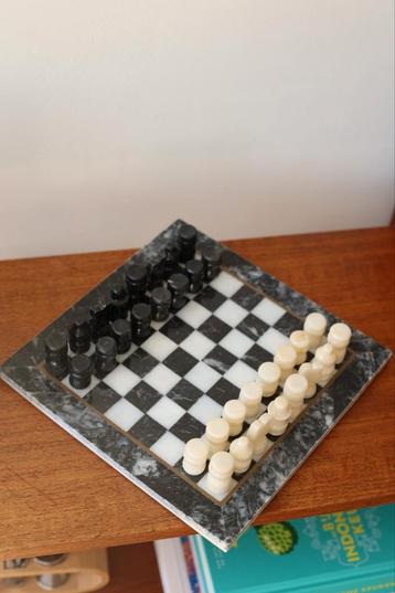 Marmeren schaakspel, schaakbord van natuursteen compleet  beschikbaar voor biedingen