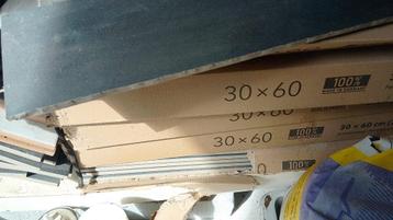 Wand vloer tegels 28 stuks 30x60 beschikbaar voor biedingen