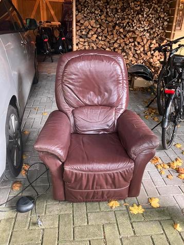 Sta op stoel Himolla elektrisch royaal en comfortabel beschikbaar voor biedingen