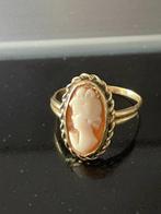 vintage geel gouden 14 ring met camee, Sieraden, Tassen en Uiterlijk, Gebruikt, Geel, Ophalen of Verzenden, 17 tot 18