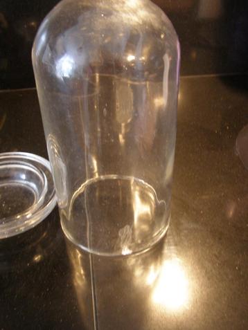 Glazen stolp met bijpassende bodem/schotel van glas 27cm h beschikbaar voor biedingen