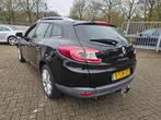 Renault Mégane Estate 2.0 Bose AUTOMAAT/dak/XENON/airco/CRU, Auto's, Gebruikt, Parkeersensor, 4 cilinders, Leder en Stof