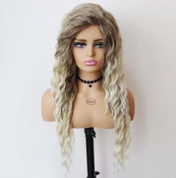 Asblonde Krullende Ombre Pruik Krullen Haar Blonde Dames  beschikbaar voor biedingen