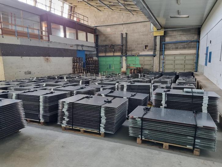 zonnepanelen, Doe-het-zelf en Verbouw, Zonnepanelen en Toebehoren, Gebruikt, Paneel, 200 wattpiek of meer, Ophalen