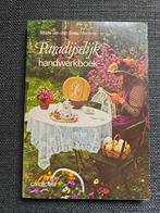 Paradijselijk Handwerkboek - Marie van den Berk-Mertens, Ophalen of Verzenden, Gelezen, Borduren en Naaien, Marie van den Berk-Mertens