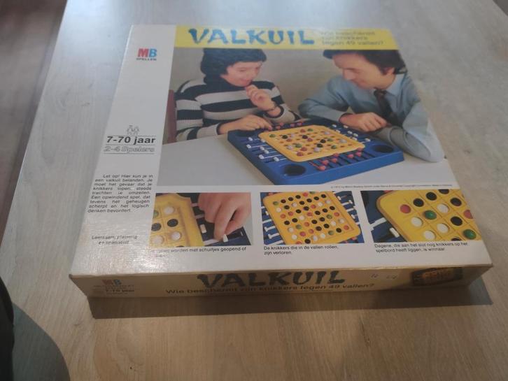 Valkuil MB Spellen - Klassiek Denkspel, Hobby en Vrije tijd, Gezelschapsspellen | Bordspellen, Gebruikt, Een of twee spelers, Drie of vier spelers