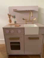Houten keukentje Petite Amélie met accessoires, Kinderen en Baby's, Speelgoed | Houten speelgoed, Ophalen, Zo goed als nieuw, Meubelstuk of Keukentje