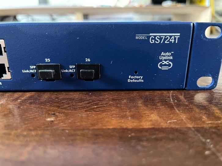 Netgear ProSafe GS724T v4  switch, Computers en Software, Netwerk switches, Gebruikt, Ophalen of Verzenden