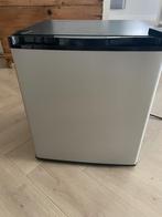 Mini koelkast / mini bar / caming koelkastje, Minder dan 75 liter, Zonder vriesvak, Zo goed als nieuw, 45 tot 60 cm