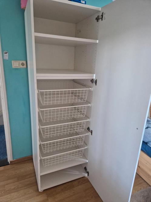 Brimness Ikea kast, Huis en Inrichting, Kasten | Kledingkasten, Zo goed als nieuw, 150 tot 200 cm, 50 tot 100 cm, 25 tot 50 cm