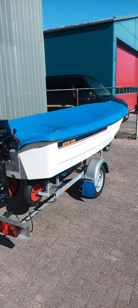 ZGAN TOUR/VISBOOT RYDS 425R +6PK THOHATSU+zgan TRAILER, Watersport en Boten, Vis- en Consoleboten, Zo goed als nieuw, Tot 10 pk