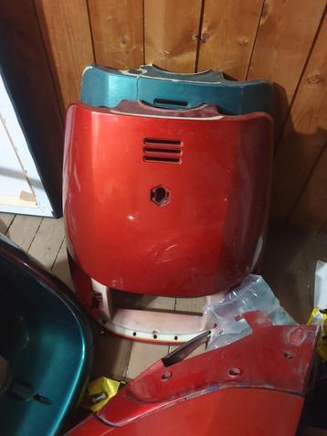 Piaggio skr kappen / onderdelen  beschikbaar voor biedingen