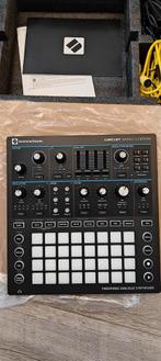 Novation circuit mono station, Muziek en Instrumenten, Synthesizers, Novation, Ophalen of Verzenden, Zo goed als nieuw