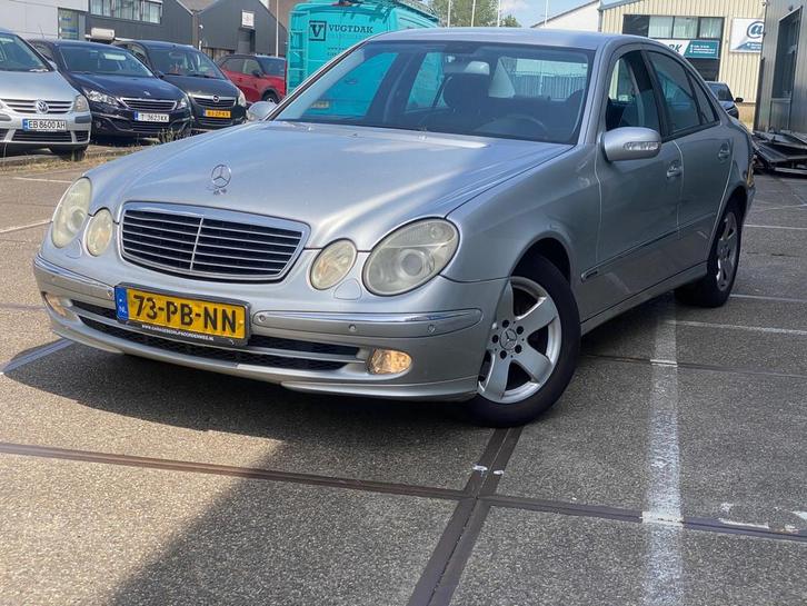 Mercedes-Benz E-klasse 200 K. Avantgarde/ automaat/ 5drs/ na, Auto's, Mercedes-Benz, Bedrijf, Te koop, E-Klasse, ABS, Adaptive Cruise Control