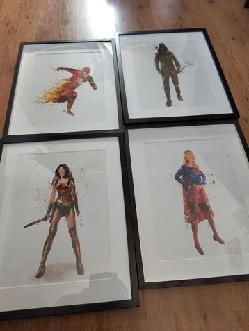Posters DC helden (4 stuks, ingelijst) beschikbaar voor biedingen