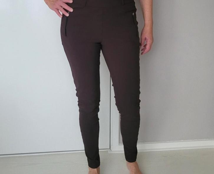 Studio Anneloes Margot broek M Travelstof Cacaobruin, Kleding | Dames, Broeken en Pantalons, Zo goed als nieuw, Maat 38/40 (M)