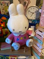 Nijntjeleer konijn en bordtje, Ophalen of Verzenden, Zo goed als nieuw