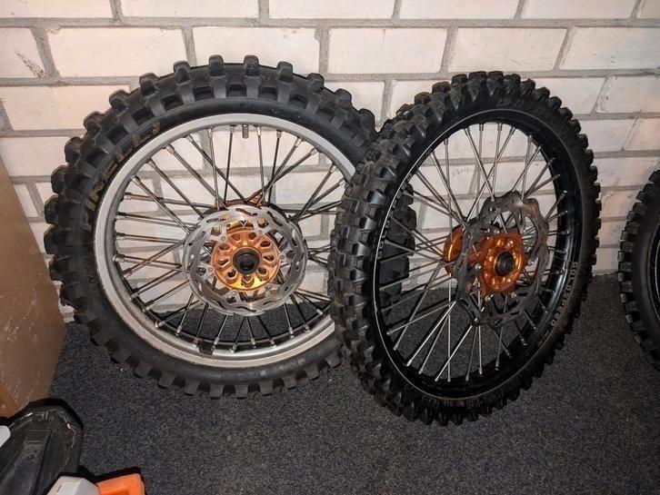 2,5 sets wielen KTM SXF SX 125 250 450 wielset achterwiel, Motoren, Onderdelen | Merk-onafhankelijk, Ophalen