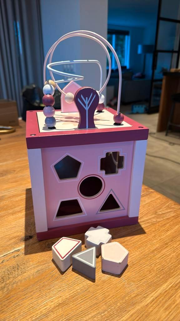 Houten activiteitenkubus Jipy – educatief speelgoed, Kinderen en Baby's, Speelgoed | Educatief en Creatief, Zo goed als nieuw