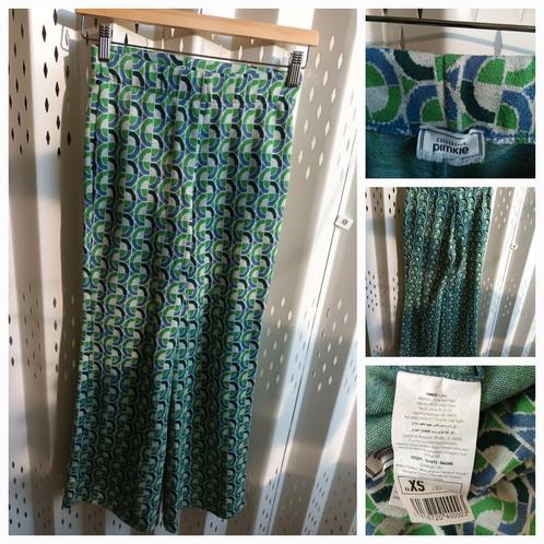 XS PIMKIE groene damesbroek flared high rise retroprint!, Kleding | Dames, Broeken en Pantalons, Gedragen, Maat 34 (XS) of kleiner