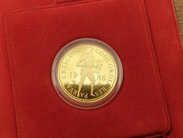 Gouden dukaat 1986 in org verpakking met COA (G) beschikbaar voor biedingen