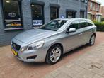 Volvo V60 D6 215pk Plug-in Hybrid 2013 Grijs, Auto's, Automaat, 1800 kg, Zwart, Plug-in hybride