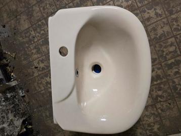 Te koop drie fontein  beschikbaar voor biedingen