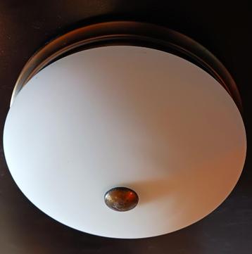 Vintage Plafondlamp / Plafonniere met Mat Melkglas beschikbaar voor biedingen