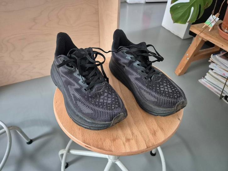 Hoka clifton 9 maat 40, Sport en Fitness, Loopsport en Atletiek, Zo goed als nieuw, Hardloopschoenen, Overige merken, Ophalen of Verzenden