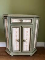 Leuk kastje met lade en deurtjes, Ophalen, Minder dan 50 cm, Gebruikt, Met lade(s)