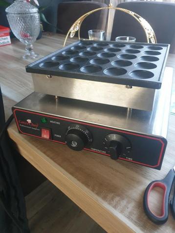 Poffertjes plaat 25 dops beschikbaar voor biedingen
