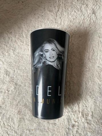 Adele München Beker beschikbaar voor biedingen