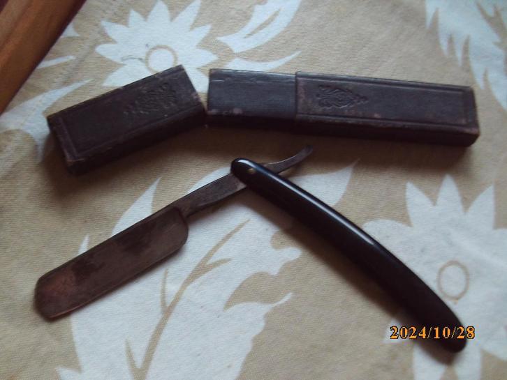 antiek kappers scheermes Kuroki Razor Extra hollow  +doosje, Antiek en Kunst, Antiek | Gereedschap en Instrumenten, Ophalen of Verzenden