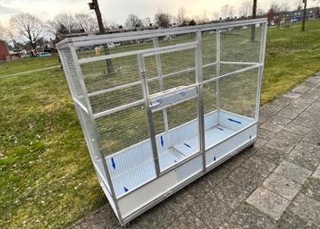 Aluminium Voliere kooi met 3 baks draaiplatea. (Broedkooi) beschikbaar voor biedingen