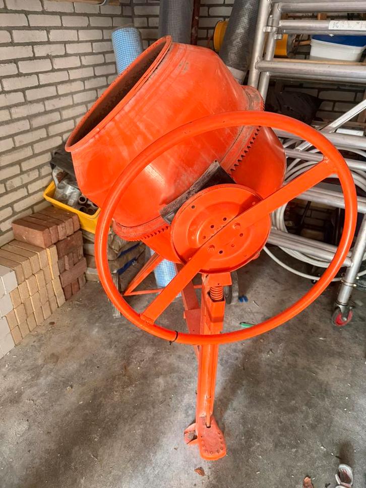 Nieuwe Betonmolen De Sirl 145PRO – 700 W – 130 L, Doe-het-zelf en Verbouw, Betonmolens, Nieuw, Ophalen