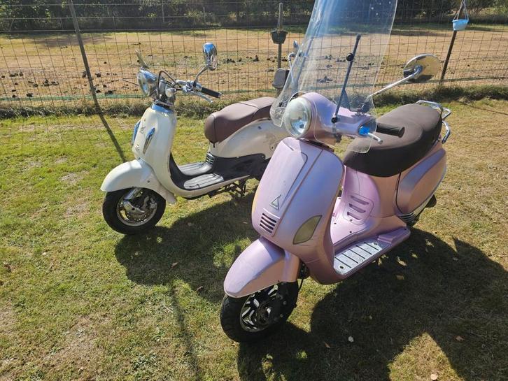 2 x scooters, Fietsen en Brommers, Snorfietsen en Snorscooters, Gebruikt, Overige merken, Benzine, Ophalen