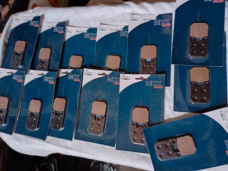 13x nieuwe setjes remblokjes 10895 MKX, Fietsen en Brommers, Brommeronderdelen | Scooters, Nieuw, Overige merken, Overige typen