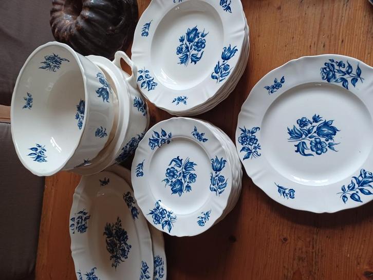 Serviesdelen bouquet bleu regout, Antiek en Kunst, Antiek | Servies compleet, Ophalen of Verzenden