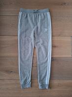 Grijze joggingbroek, trainingsbroek van Adidas maat 164, Kinderen en Baby's, Kinderkleding | Maat 164, Broek, Adidas, Gebruikt