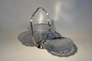 Serveer Etagere beschikbaar voor biedingen