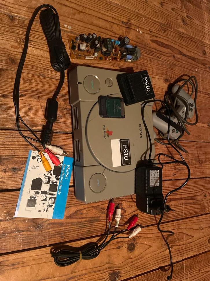 PS1 SCPH-1002 met PSIO & SD - Top Audio!, Spelcomputers en Games, Spelcomputers | Sony PlayStation 1, Gebruikt, Met 1 controller