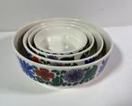 Retro nestschalen Met Bloemen Motief (Vera), Gebruikt, Ophalen of Verzenden, Schaal of Schalen, Overige stijlen