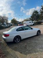 BMW 320i | 2011 | 130k KM | Coupé, Auto's, BMW, 65 €/maand, 1995 cc, 4 cilinders, 4 stoelen
