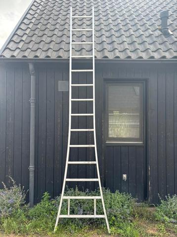 Ladder 3.70m beschikbaar voor biedingen