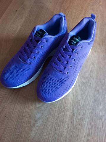 Sportschoenen maat 39 beschikbaar voor biedingen