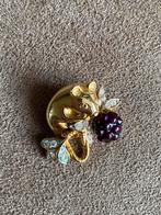 Broche muisje met framboos, Ophalen of Verzenden, Nieuw, Goud, Overige materialen